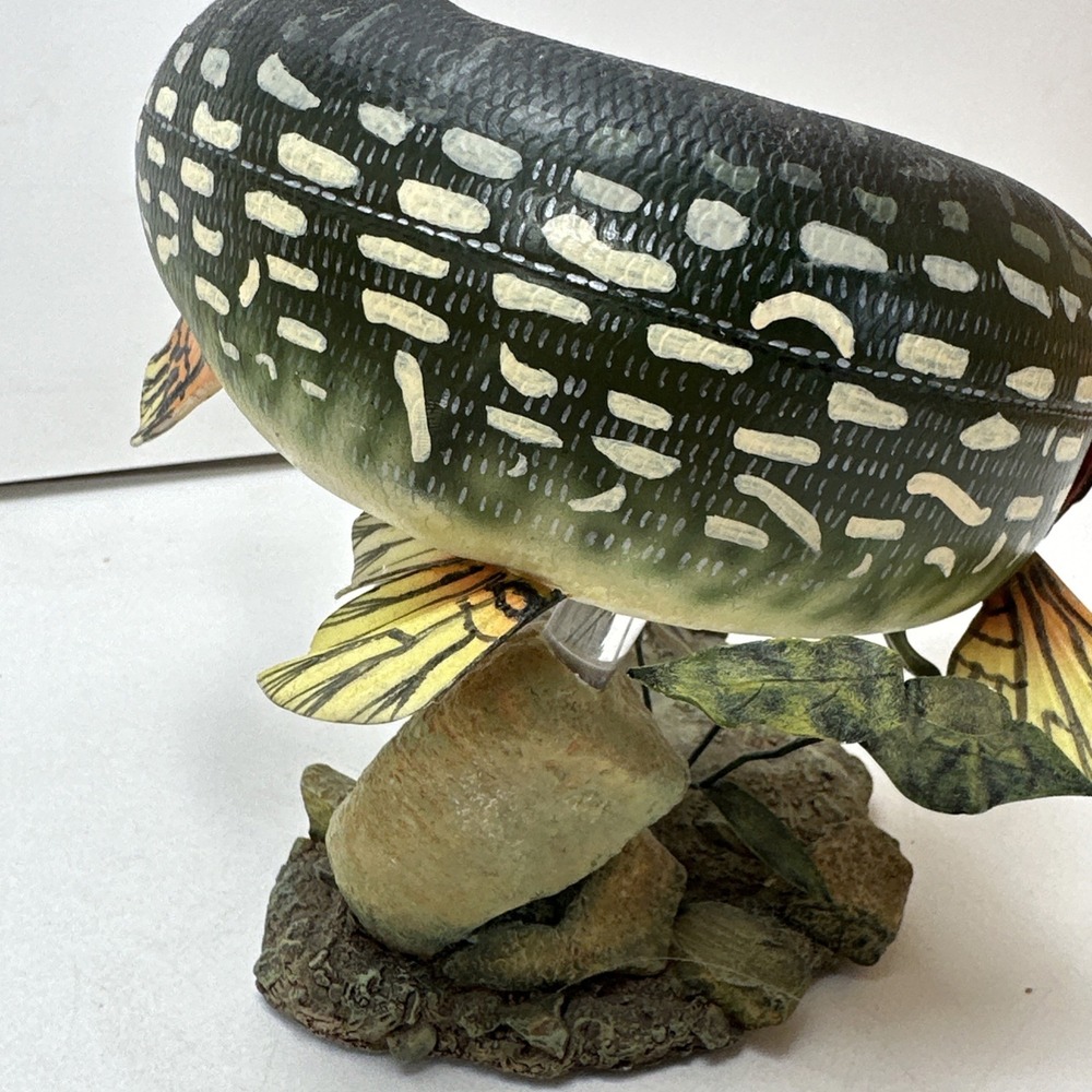 Danbury Mint George Kruth Great Northern Pike Fish Figurine Small Chip - Picture 6 of 16